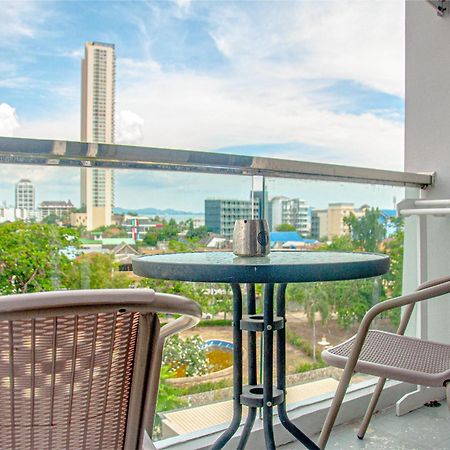 Ht9 Hotel Jomtien Beach Buitenkant foto