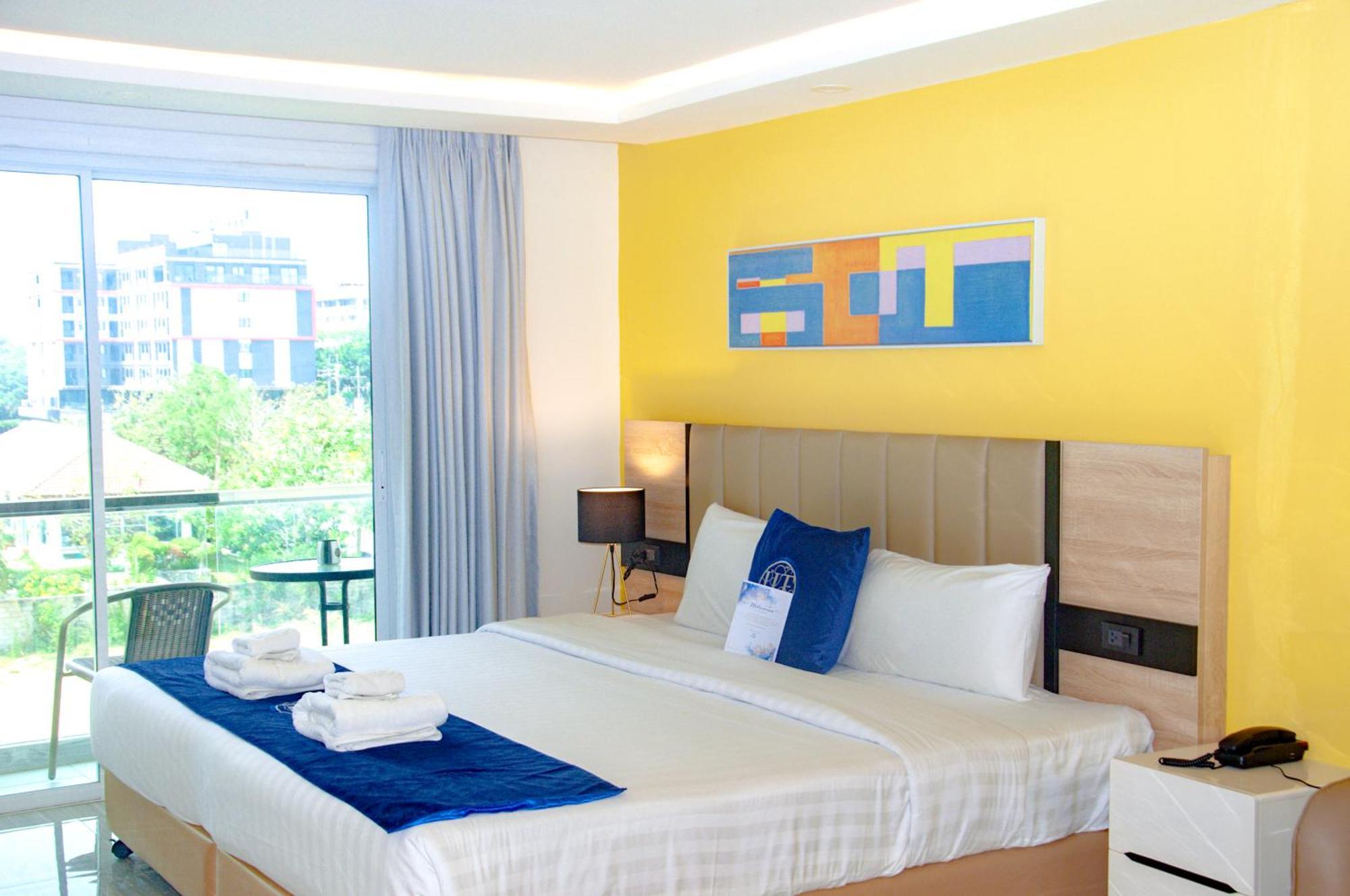 Ht9 Hotel Jomtien Beach Buitenkant foto
