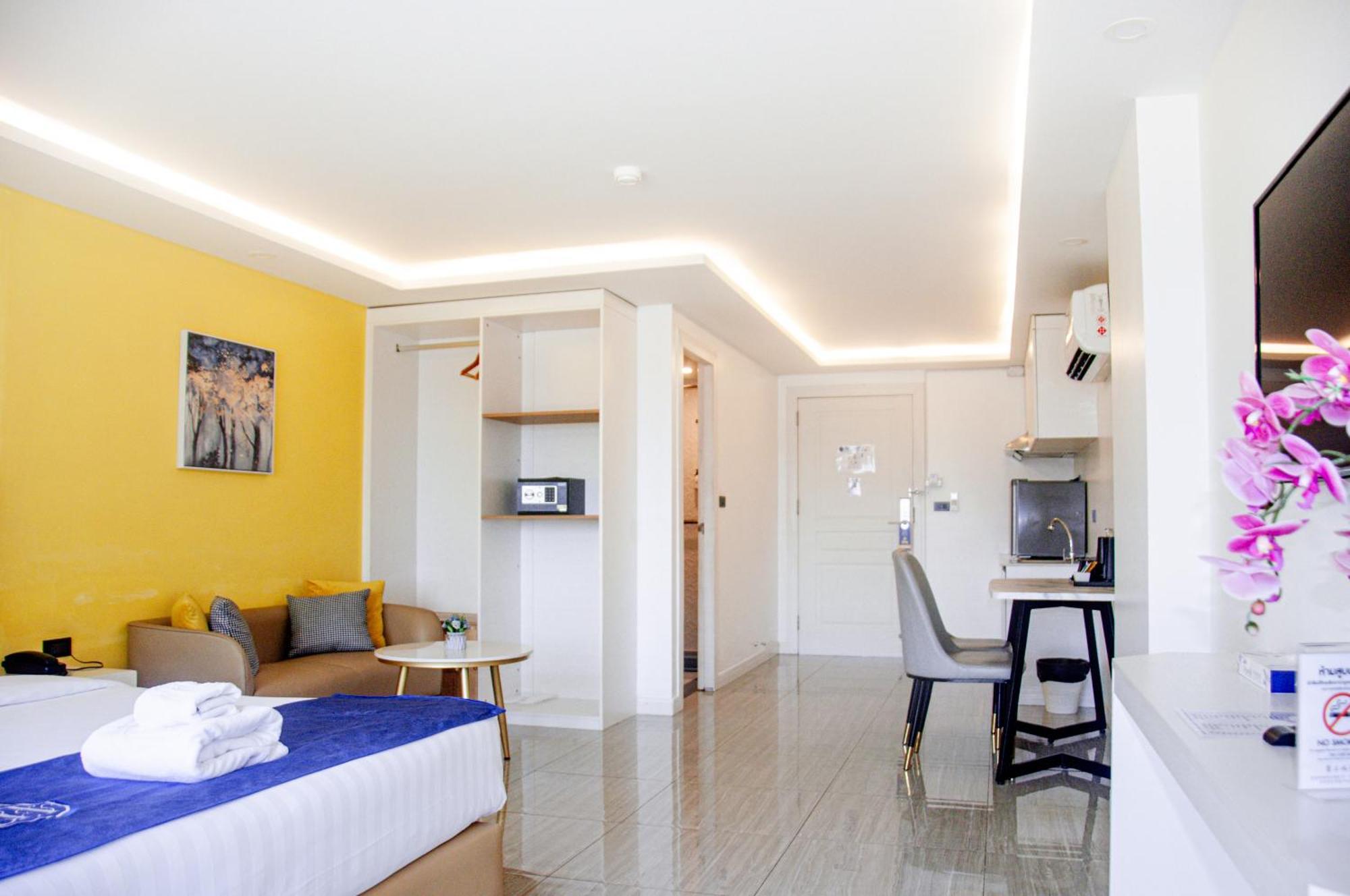 Ht9 Hotel Jomtien Beach Buitenkant foto