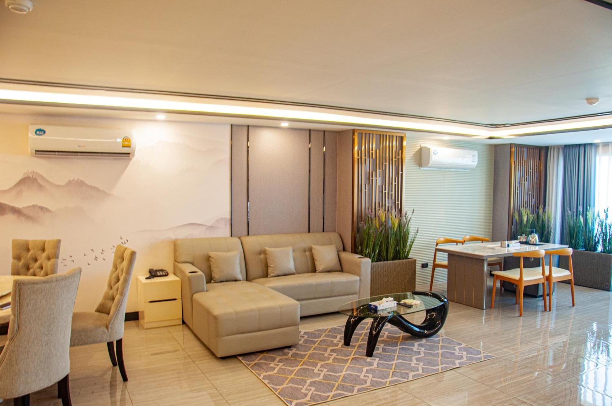 Ht9 Hotel Jomtien Beach Buitenkant foto