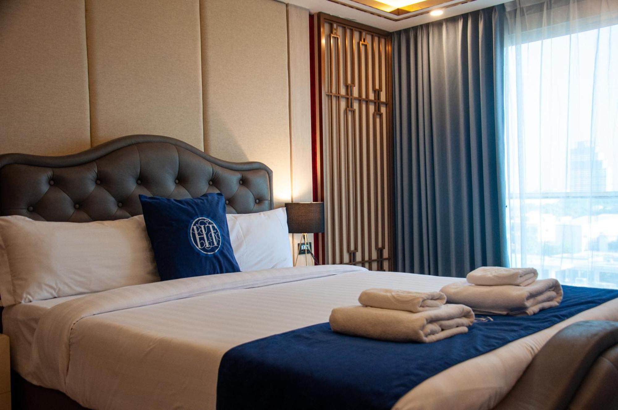 Ht9 Hotel Jomtien Beach Buitenkant foto