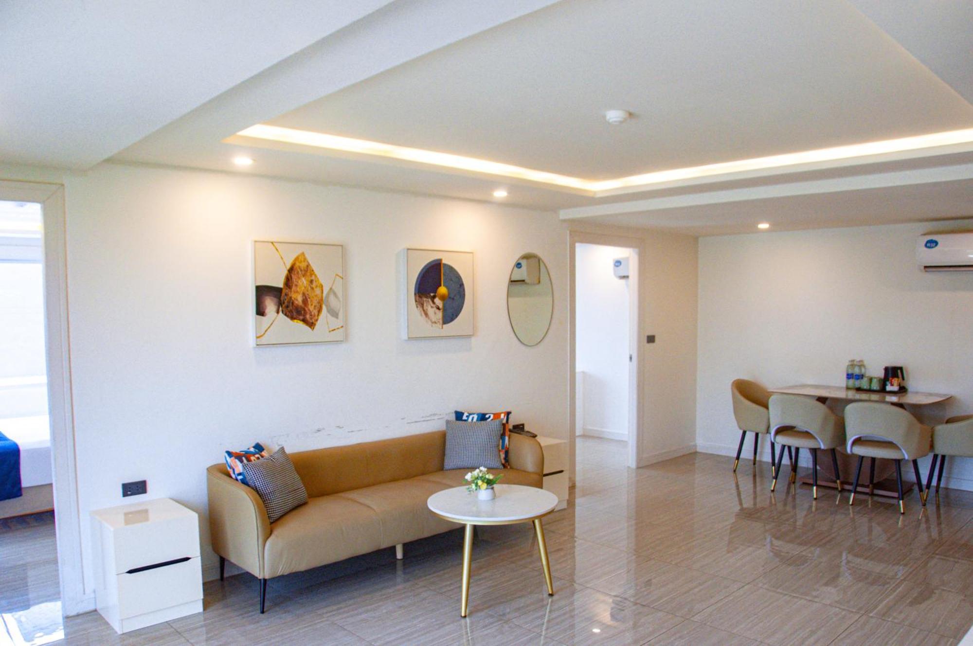 Ht9 Hotel Jomtien Beach Buitenkant foto