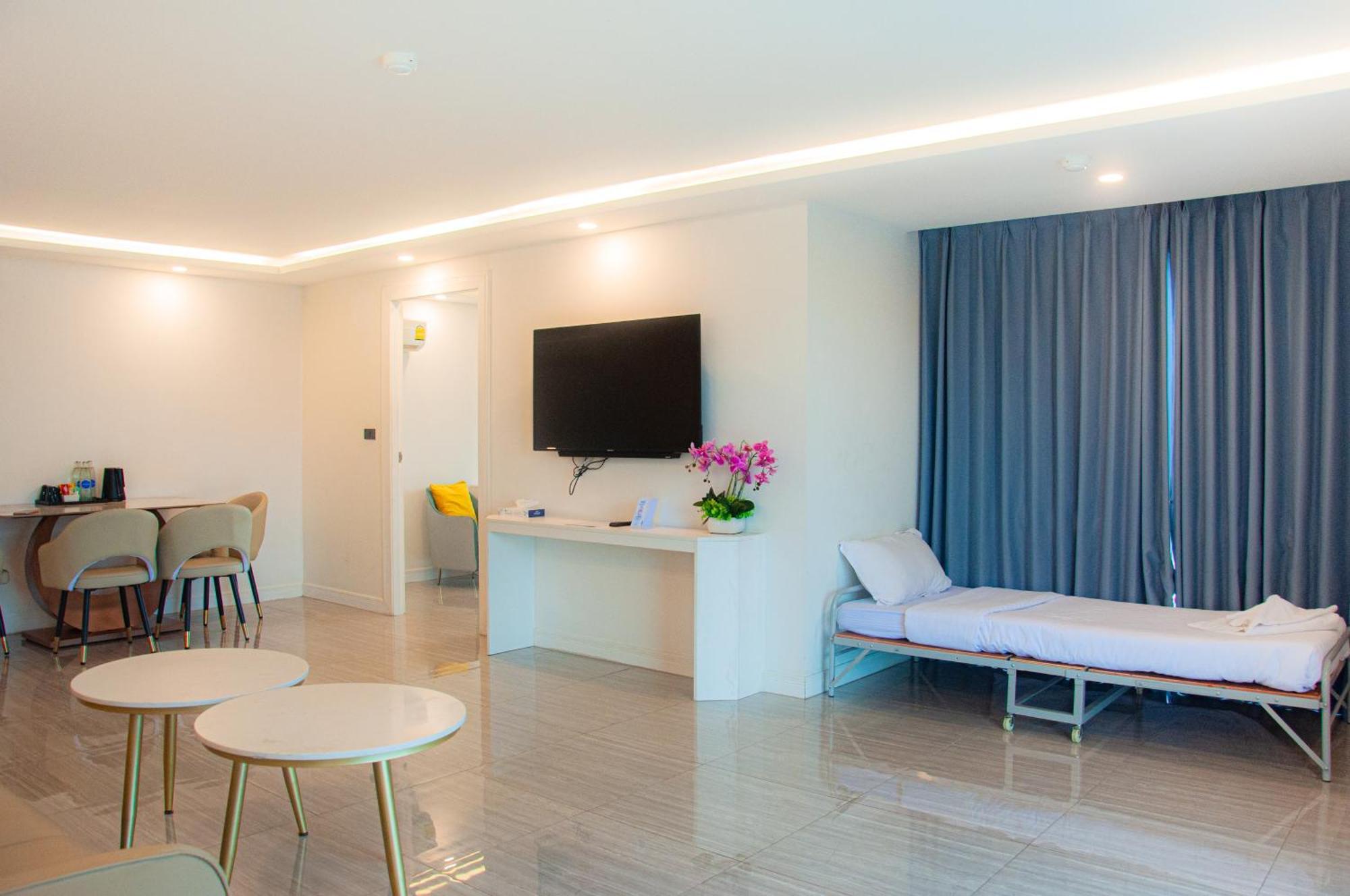 Ht9 Hotel Jomtien Beach Buitenkant foto