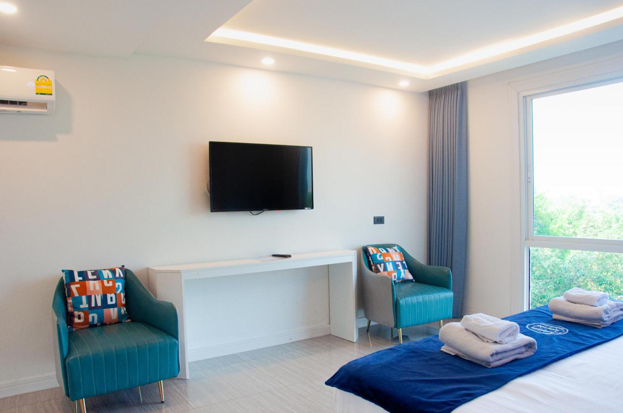 Ht9 Hotel Jomtien Beach Buitenkant foto